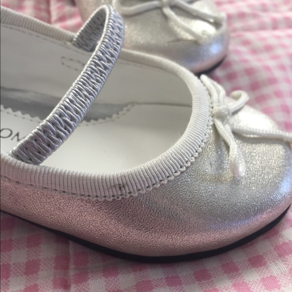 Nordstrom silver sparkly toddler size 5 Mary Jane - Picture 7 of 8